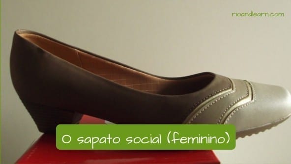Zapato de vestir femenino en portugués: o sapato social (feminino)